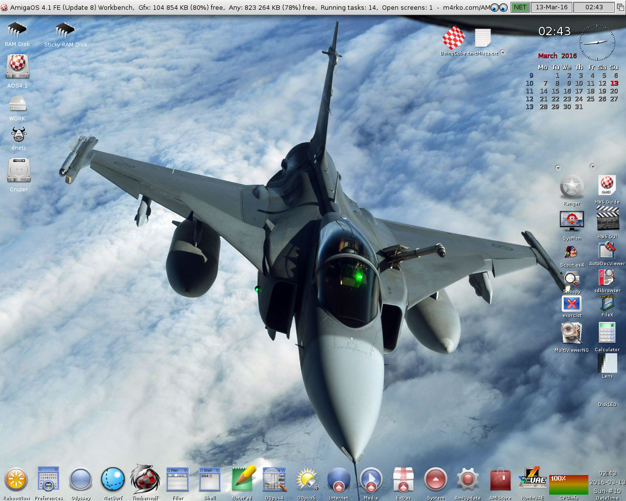 AmigaOS 4.1 FE Workbench with JAS 39 Gripen backdrop